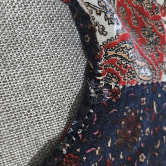 Bailey + Chloe Floral Paisley Boho Peasant Blouse Size Large - Picture 9 of 10